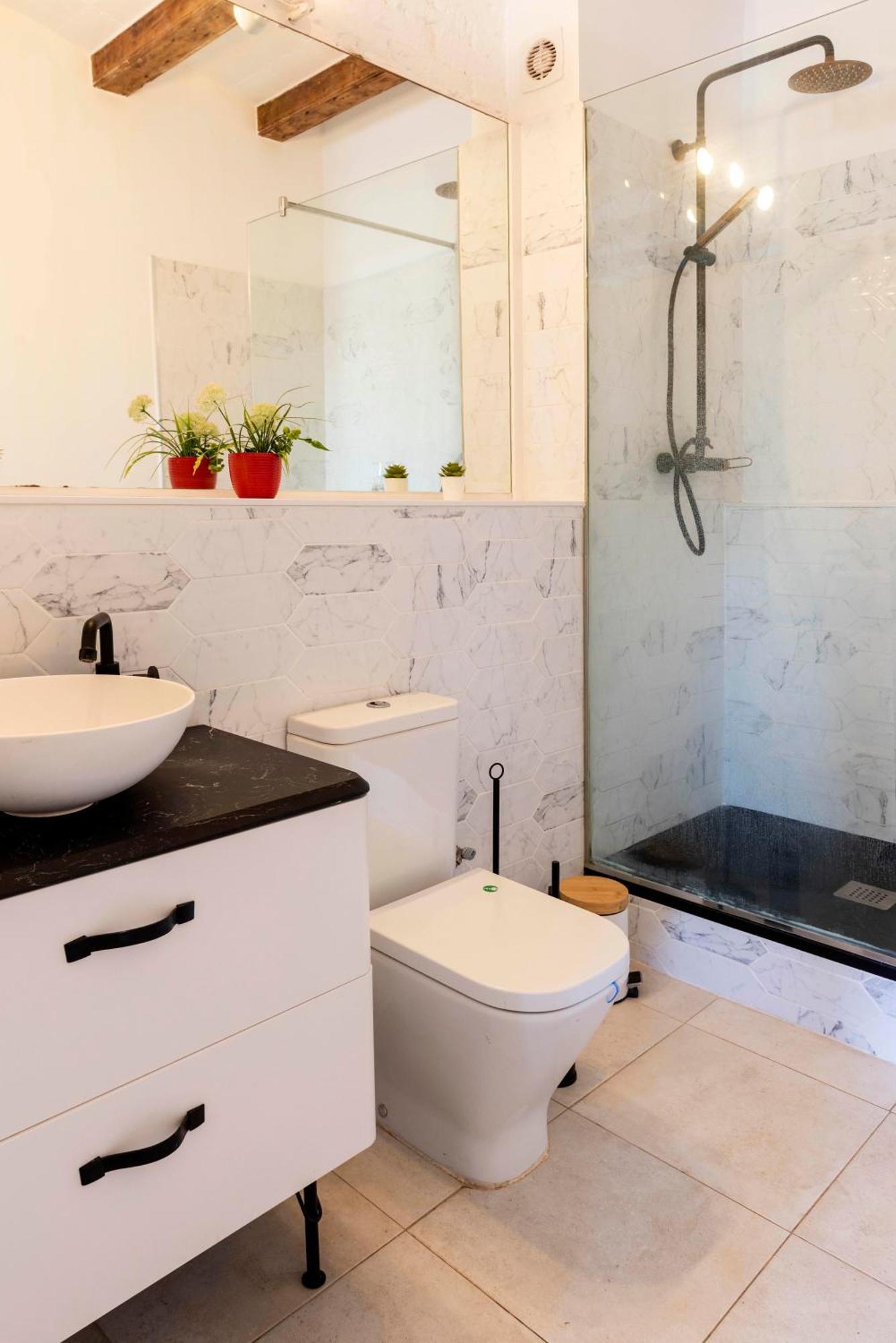 Enchanting 2 Bedroom Flat With Terrace Near Placa Espanya Barcelona Exteriör bild